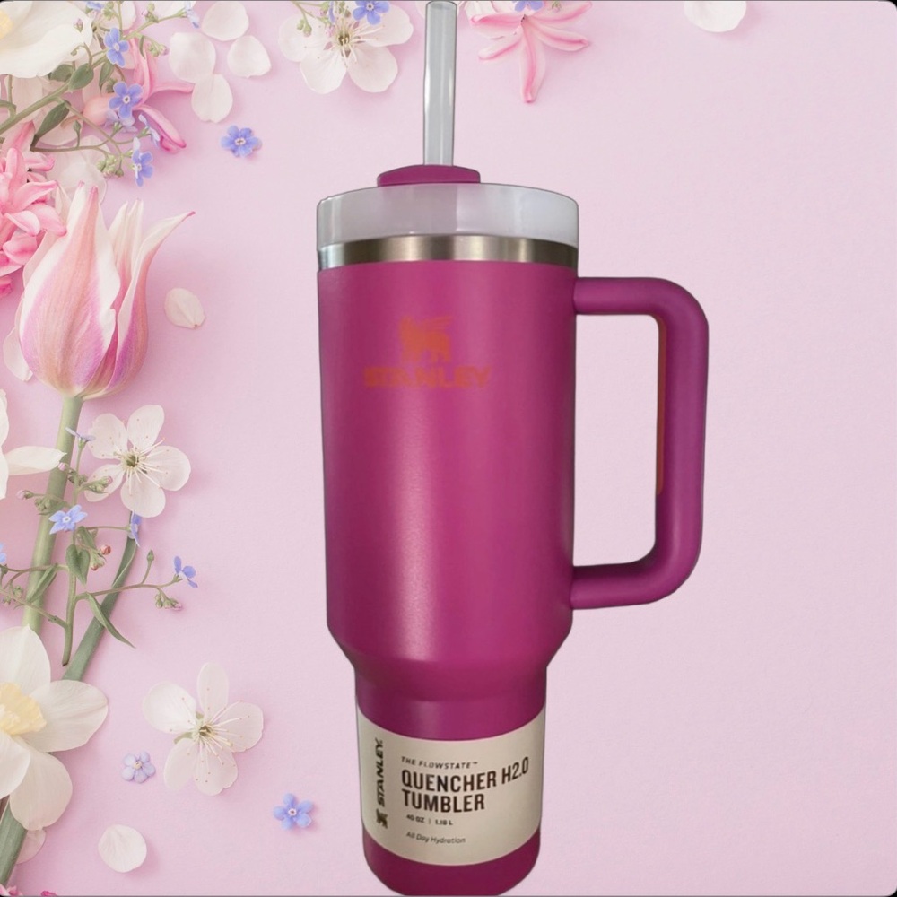 NWT Stanley Discontinued Vivid Violet Pink 40oz Quencher Tumbler Collectable